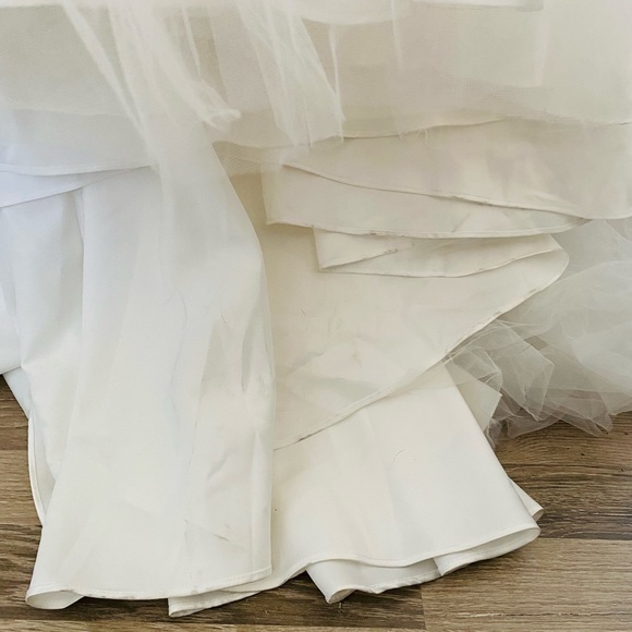 NWT Davids Bridal STUNNING Strapless Ruched Tulle Wedding Gown - Picture 8 of 8